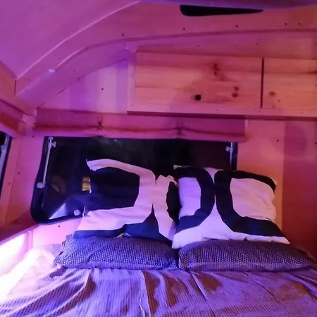 Romantic Eco Getaway דירה